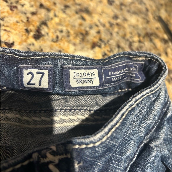 Miss Me shorts- perfect condition size 27 - Picture 3 of 3